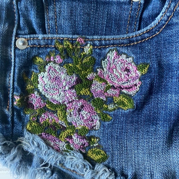 American Eagle Stretch Flower Cheeky Shorts Size 6 - Picture 4 of 4